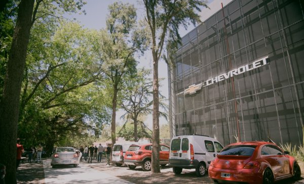 Randazzo planta Cámara de Comercio, Industria y Servicios de La Plata