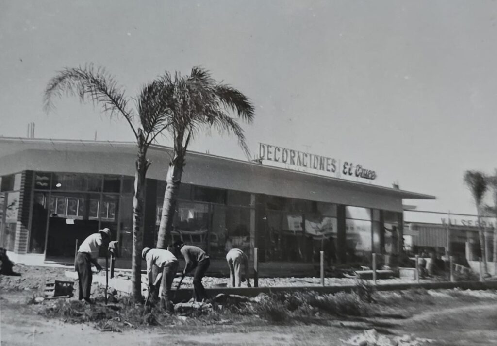 El Cruce 2 Local Cámara de Comercio, Industria y Servicios de La Plata