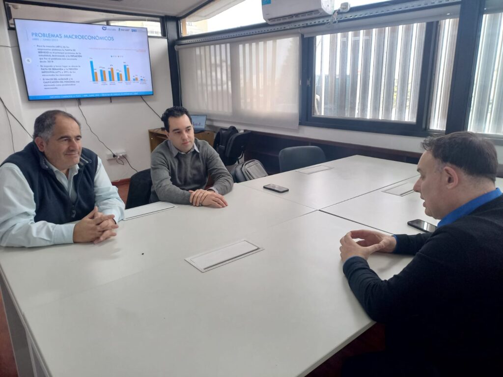 La Cámara y la FCE-UNLP, renovación del convenio de cooperación 1 Cámara de Comercio, Industria y Servicios de La Plata Cámara y FCE-UNLP
